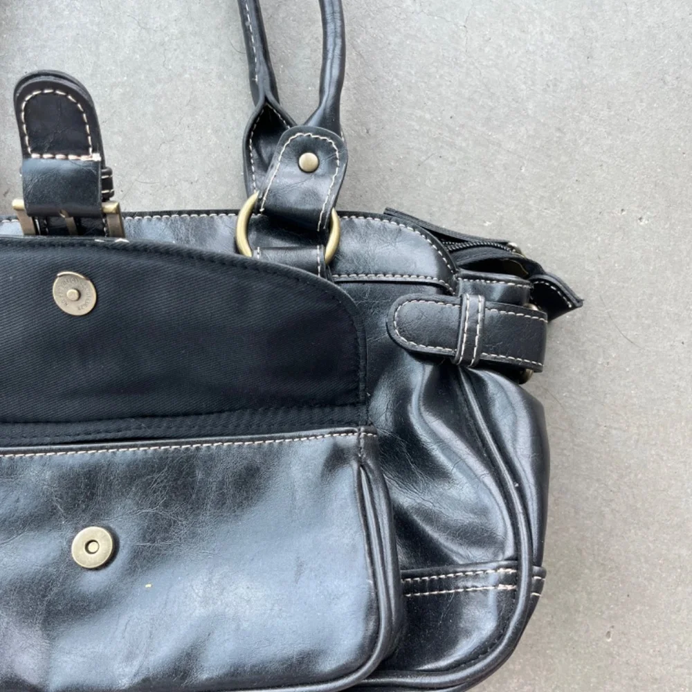 Handbag - Picture 2 of 6